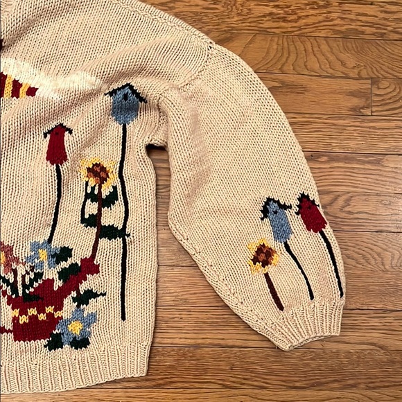 Women’s Beige woman in garden Sweater. - Picture 4 of 9